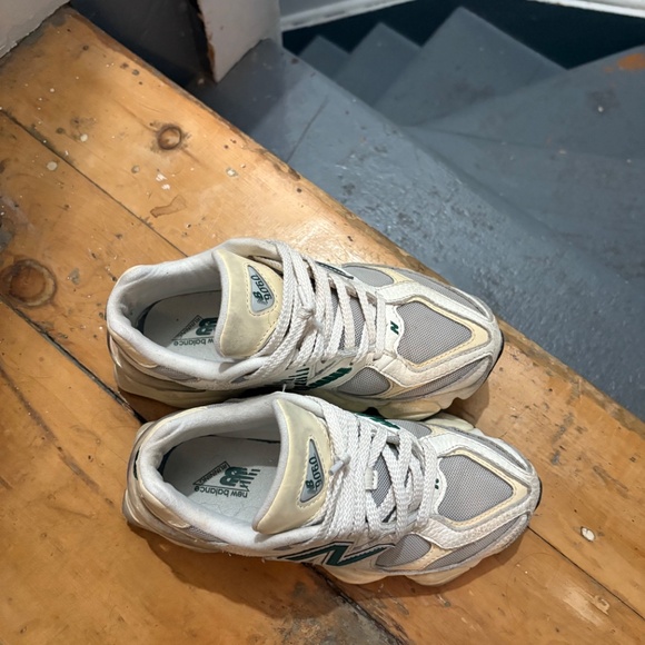 New Balance 9060 Salt/green womens 7 - Picture 4 of 6